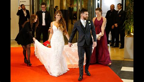 Foto Antonella Roccuzzo Se Casou Com Lionel Messi Em 2017 Seu Vestido