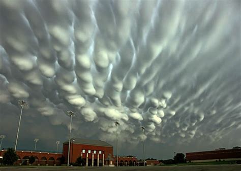 Fascinating Cloud Formations Incredible Mammatus Clouds