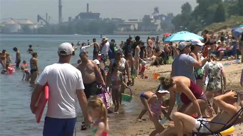Indiana Dunes Beaches Crowded With Illinois Day Trippers