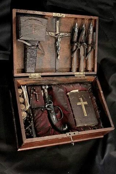 Antique Vampire Hunting Kit Vampire Vampire Hunter Oddities