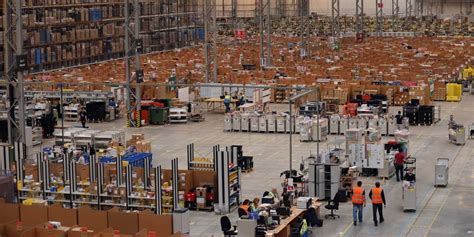 How Amazons Warehouses Are Taking Over America Moov Logistics News