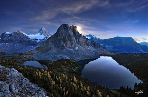 Limage Du Jour Le Mont Assiniboine Au Canada Etrange Et Insolite