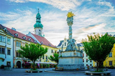 L'ungheria, la possiamo dividere in 6 grande parti: Le Migliori Piccole Città In Ungheria - 10 Luoghi Da Visitare