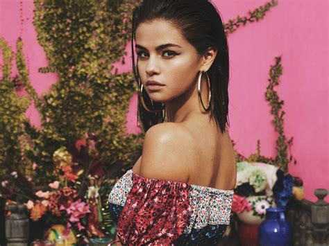 1600x1200 Selena Gomez Vogue Photoshoot Wallpaper1600x1200 Resolution