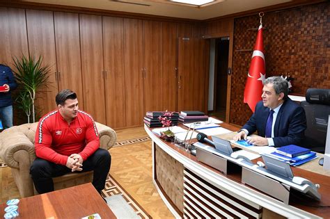 Jun 15, 2021 · ece erken'i gören dönüp bir daha baktı! ASKİ SPOR'DAN ASKİ GENEL MÜDÜRÜ ERDOĞAN ÖZTÜRK'E ZİYARET