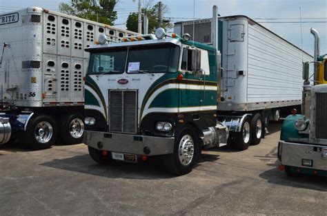 Amt peterbilt cabover model 352 pacemaker tractor 1:25 model kit # 759/06 ~ new. PETERBILT PACEMAKER 352 CABOVER | TRUCKIN HOME ONE LAST ...