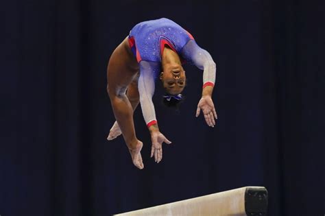 Biles Soars To Lead Chiles 3rd At Us Olympic Gymnastics Trials The Columbian
