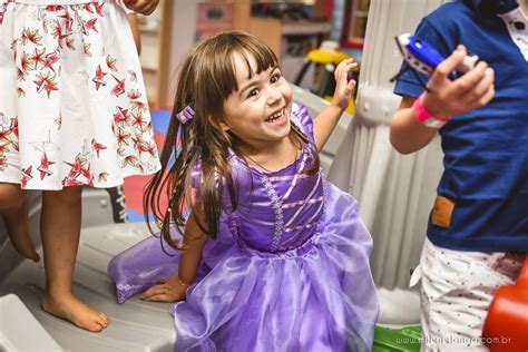 Aniversário Infantil Gabriela 4 Anos Festa Bolo Criança Mãe De