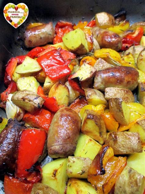 La pasta con i peperoni cruschi e mollica di pane è uno dei modi più semplici di utilizzare questo ingrediente. Salsiccia con patate e peperoni | Ricette, Salsiccia, Peperoni