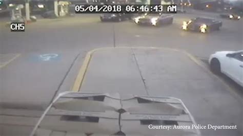 Aurora Police Release Video Of Man Stealing Vehicle With 11 Year Old Girl Inside Abc7 Chicago