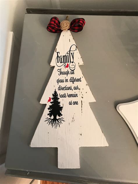 Pin By Lori Rubio On Xmas Wood Christmas Tree Holiday Wall Decor