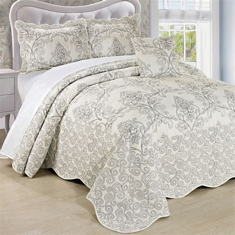 Serenta Damask Embroidered 4 Piece Quilt Bedspread Set And Reviews