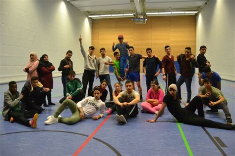 Deutsch lernen mit aktuellen tagesnachrichten und hintergrundberichten: Tanz als Sprache in Marburg | Unterwegs für die Kulturelle ...