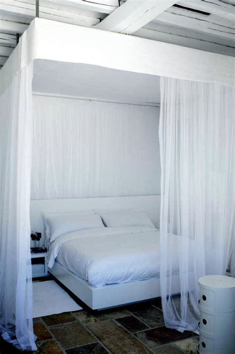 White Dream Room Under The Canopy Interior Design Ideas