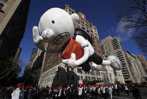 The macy's thanksgiving day parade begins on thursday, nov. Watch Macy's Thanksgiving Day Parade 2016 Live Stream ...
