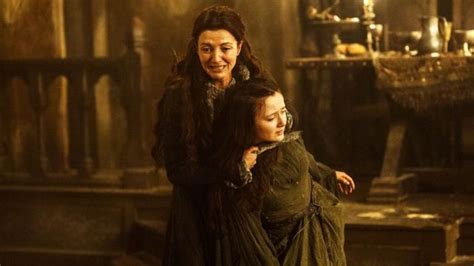 The Dagger Of Catelyn Stark Michelle Fairley In Game Of Thrones Spotern