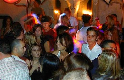 Club fogon klingenhofstraße 56, 90411 nürnberg, germany anfahrtsbeschreibung abrufen. Salsa in Nuernberg: Discothek Fogon, Bilder