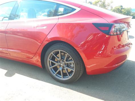 Tesla Model 3s Aero Wheels Look Awesome Without Their Aero Caps Electrek