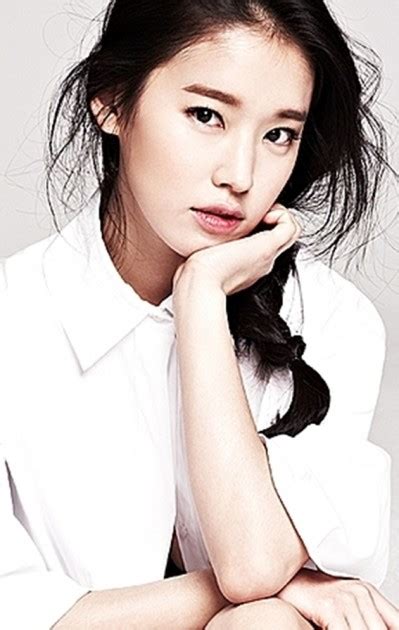She began to be known for being in the 2016 popular drama descendants of the sun. Park Hwan-hee Resimleri - Sinemalar.com