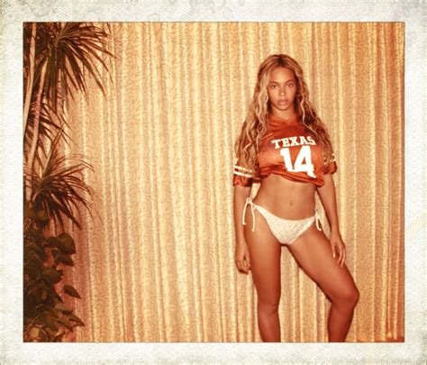 Beyonces Sexiest Bikini Pictures Popsugar Celebrity