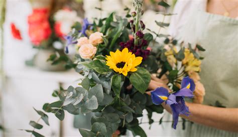 Get high quality flowers for a cheaper price, make sure to check out their listings on the website. Beautiful Bouquets of Get Well Soon Flowers Singapore ...