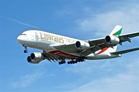 » Emirates celebrates 30 years of service - from first small steps to a ...