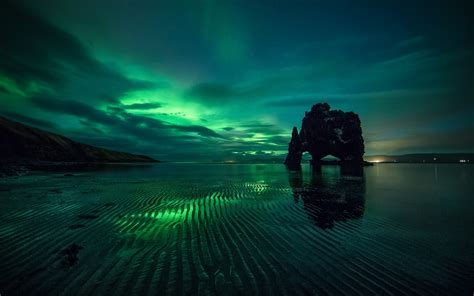 3840x2400 Aurora Borealis Green Reflection 4k Hd 4k Wallpapers Images