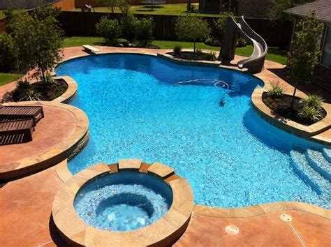 Freeform Pool With Diving Board Slide Klassisk Pool Houston