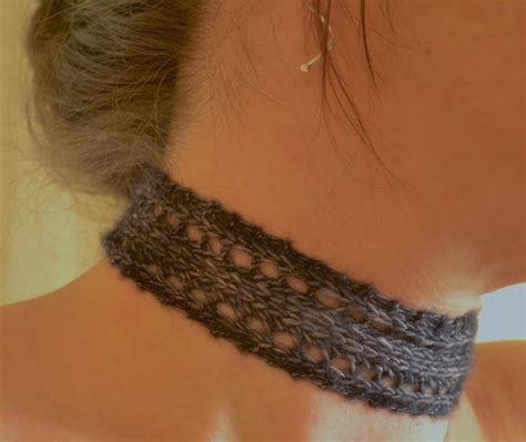 The choker can be worn with all styles of clothes. Knitting Novice: Free Pattern: The Nameless Choker