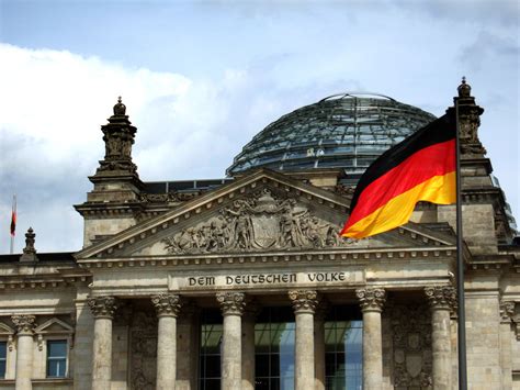 (2) der präsident beruft den bundesrat ein. Nachgefragt: Heute wird der Bundestag gewählt. Wie wichtig ...