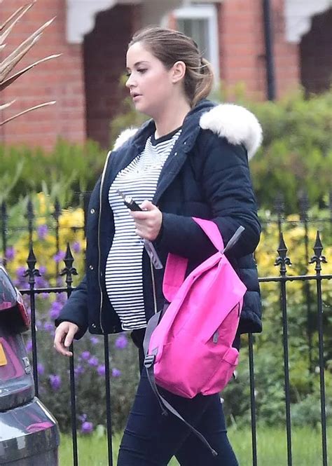 Its Over Heavily Pregnant Jacqueline Jossa Finally Takes Off Her