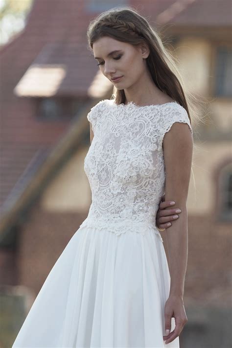Maybe you would like to learn more about one of these? Modell Kira (827) - Silk & Lace Hochzeitskleider, wir ...