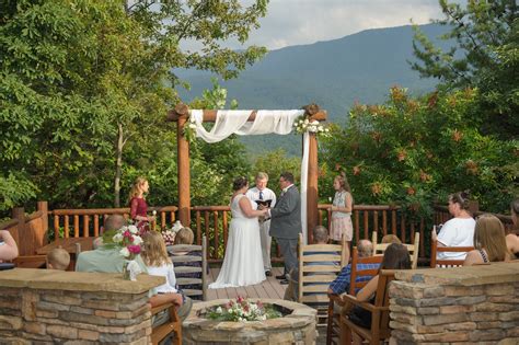 Gatlinburg convention & visitors bureau. Gatlinburg cabin wedding packages