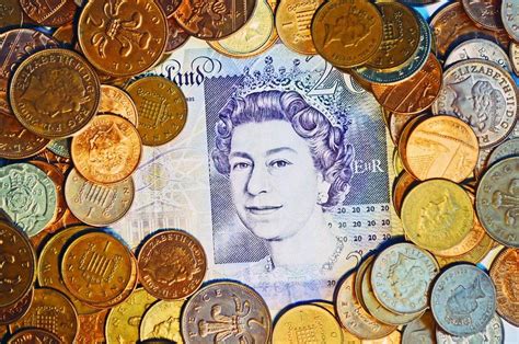 1 penny elizabeth ii 1988 united kingdom. ما هو الجنيه الاسترليني - يعني