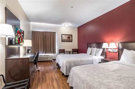 A private bathroom is also included. Hotel Red Roof Inn PLUS+ Tempe - Phoenix Airport, Tempe ...