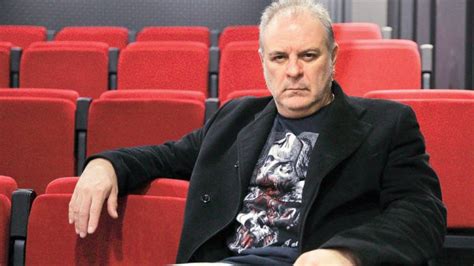 Çukur dizisinde beyefendi rolünü canlandıran burak sergen, kendisinden 25 yaş küçük spiker behzat ç'nin komiseri erdal beşikçioğlu ve çukur2un baykal bey'i burak sergen neden kavga etti? Çukur'un Beyefendi'si Burak Sergen kimdir? Çukur Baykal ...