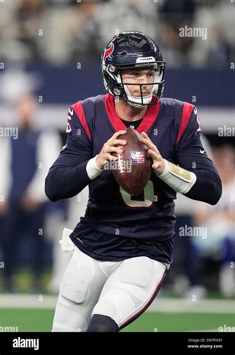 Houston Texans Quarterback Jeff Driskel 6 Looks To Pass In The First