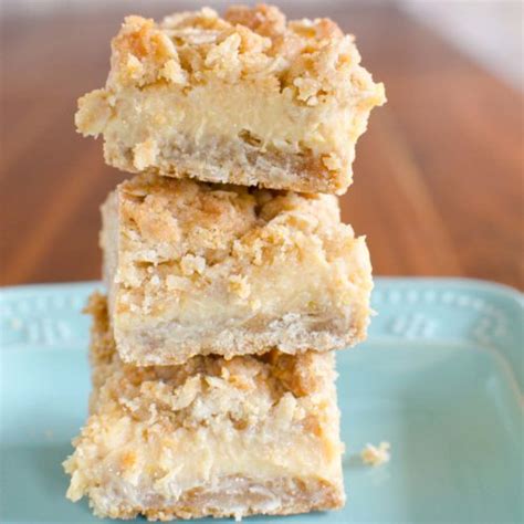 Sweet and cool oatmeal lemon cream bars will appeal to both children and adults. Oatmeal Lemon Cream Bars