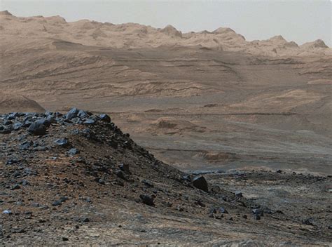 Stunning Images Of Mars Reveal Vistas That Are Eerily Reminiscent Of