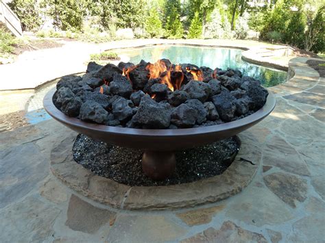 10 Best Outdoor Fire Pit Ideas To Diy Or Buy Black Lava Rock Fire Pit