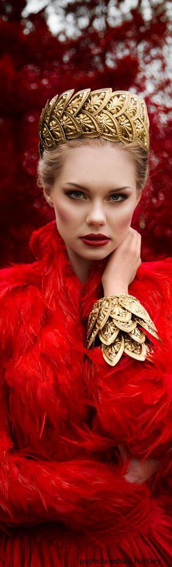 Love Roses Are Red Glamour Red Queen Tiaras And Crowns Shades Of Red Red Fashion Fashion