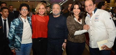 تشبيهي بمي عمر حاجة تفرحني.ومحمد بيتعامل معايا على إنه مخرج هادي الباجوري يفاجئ الجمهور بوضع الماكياج لـغادة عادل فى قمر 14 تعرف. 23 صورة من العرض الخاص لـ"على وضعك".. ريم البارودي تساند ...