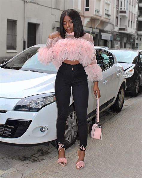 Marii Pazz🇳🇬 On Instagram “novababe Feeling Pinky 🌸💕 In My Top And Jeans By Fashionnova” 服装