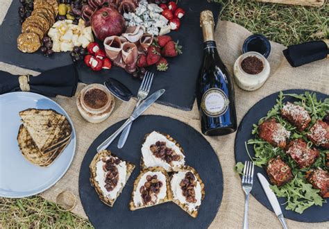What To Serve And How At An Italian Summer Picnic