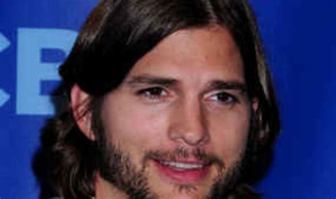 Kutcher Still Wearing His Wedding Ring Amid Marriage Storm Celebrity