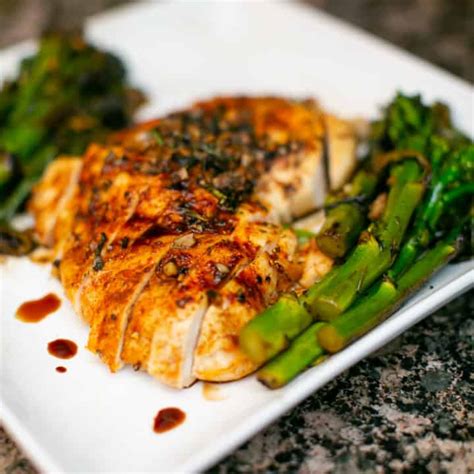 Baked chicken breast is easy, juicy and ready with 5 minutes of prep. Simple and Juicy Oven Baked Chicken Breast Recipe ...