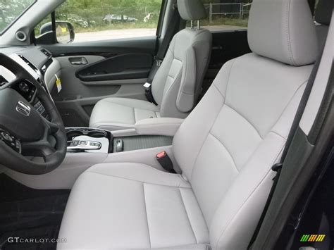 Gray Interior 2019 Honda Pilot Touring Awd Photo 129621634