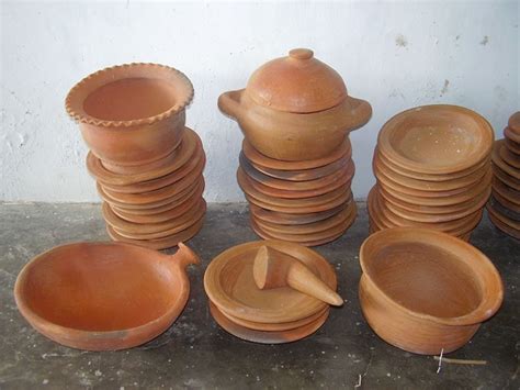Gerabah Tradisional: Peralatan Dapur dari Gerabah