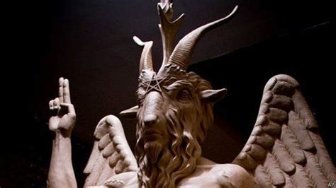 Conheça Os Códigos Ocultos Na Polêmica Escultura De Templo Satânico Nos Eua Bbc News Brasil