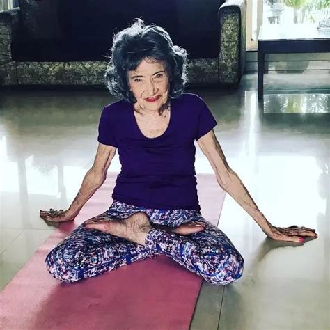 101岁老奶奶练瑜伽90年，拿了800多个冠军，如今风韵犹存